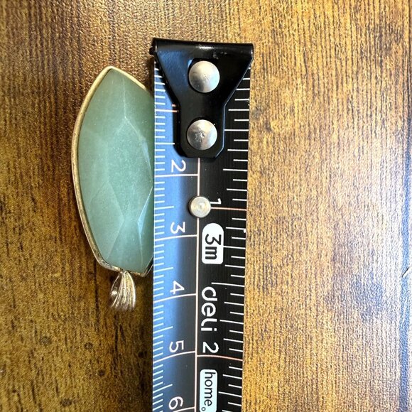 Green Stone Shield Shape Pendant Gold Tone Bezel Set Fashion Jewelry - Picture 2 of 5